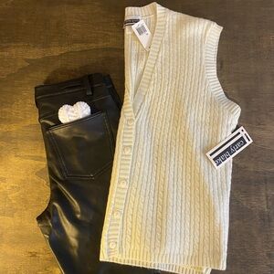 90’s Cable Knit Cream Sweater Vest